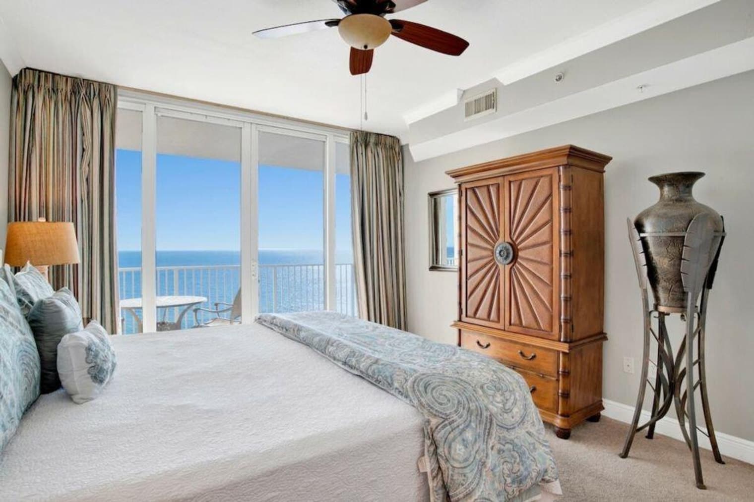 Building Photo - 365 E Beach Blvd