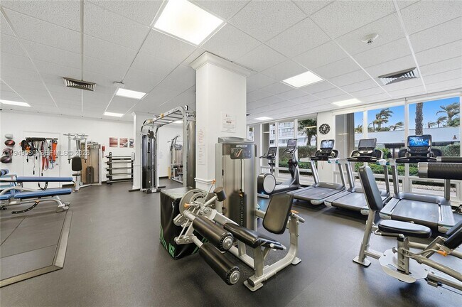 Building Photo - 2100 S Ocean Ln