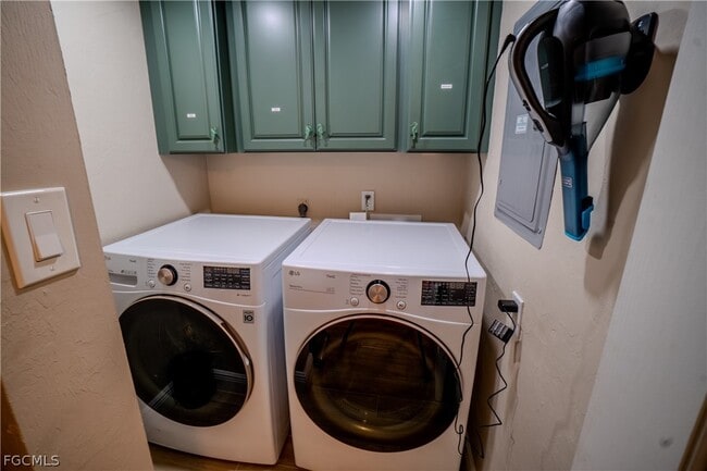 Building Photo - 26000 Hickory Blvd