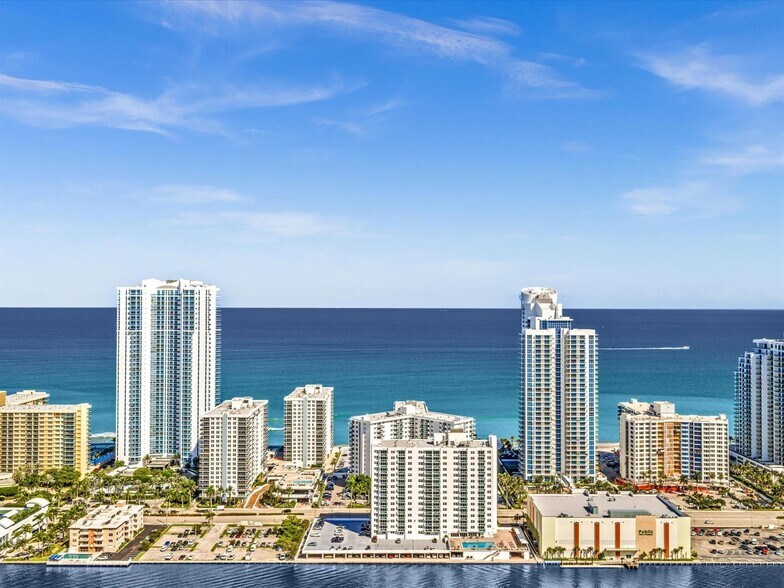 Building Photo - 3001 S Ocean Dr