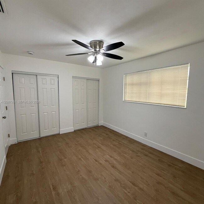 Building Photo - 3932 NW 39th Ave