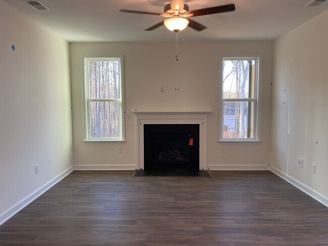 Building Photo - Spacious 4BR House in Clayton