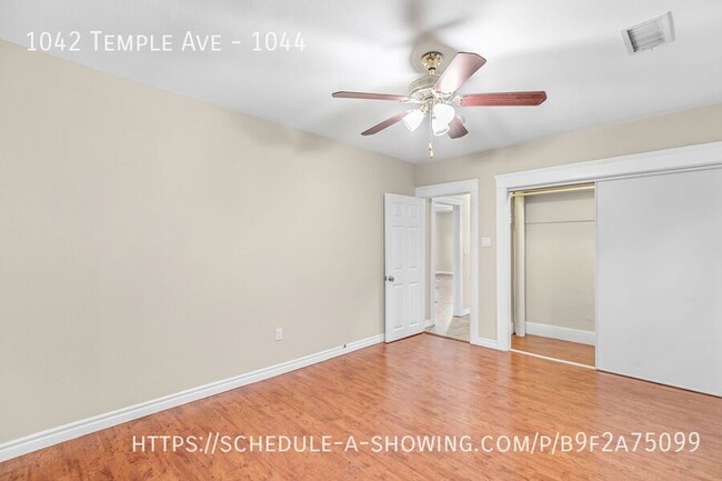 Building Photo - Beautiful newly remodeled 2 Bed + 2 Bath H...