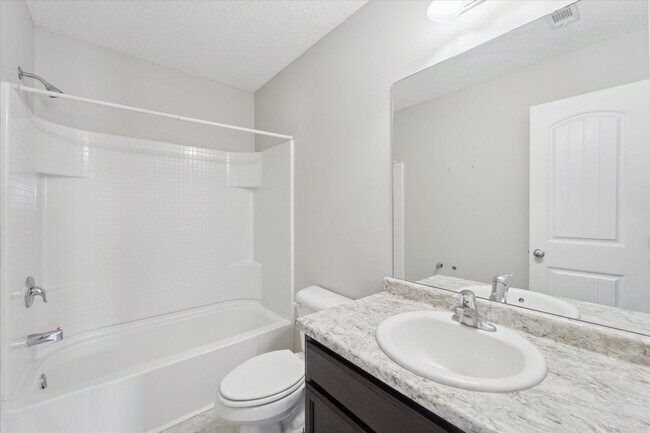 Building Photo - AVAILABLE NOW! (Pet Friendly)