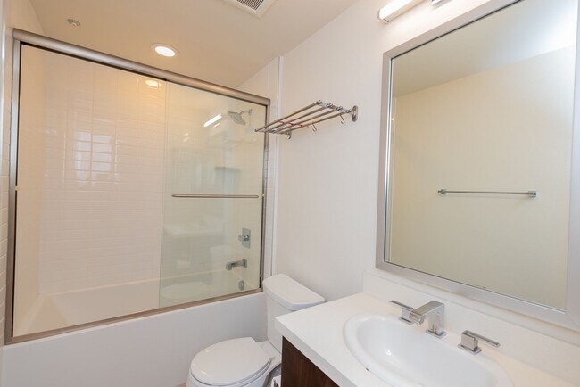 Building Photo - Element 436