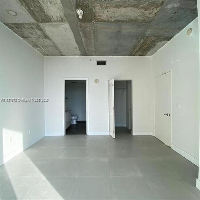 Building Photo - 3470 E Coast Ave