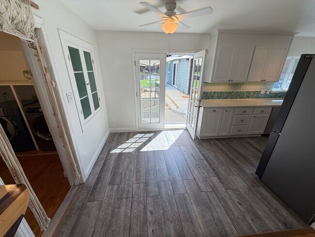 Building Photo - 7210 Zelinda Dr