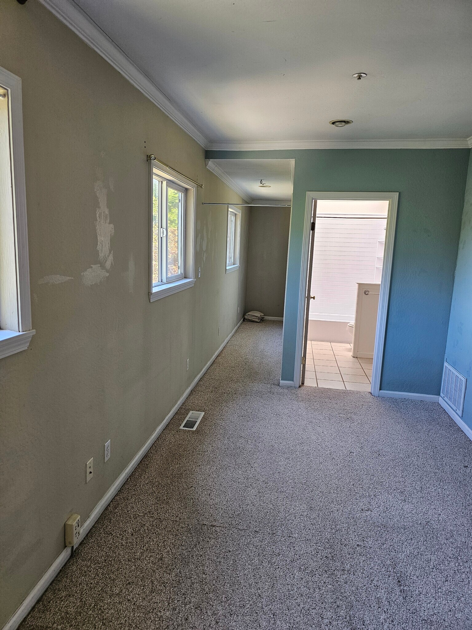 Building Photo - 206 Ross Valley Dr