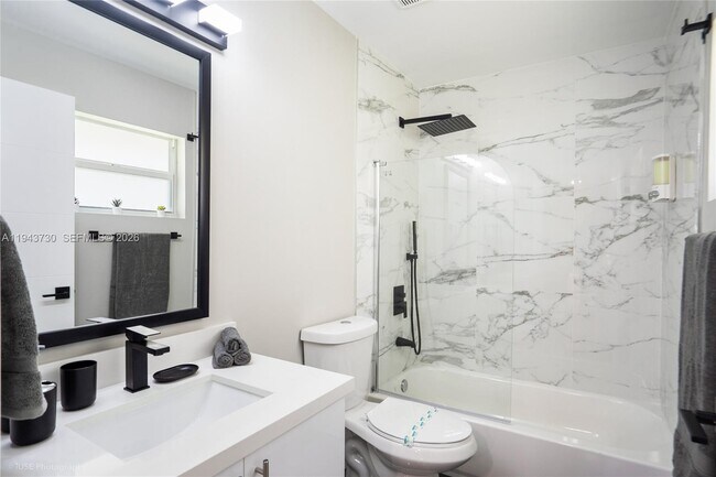 Building Photo - 1035 NW 48th St