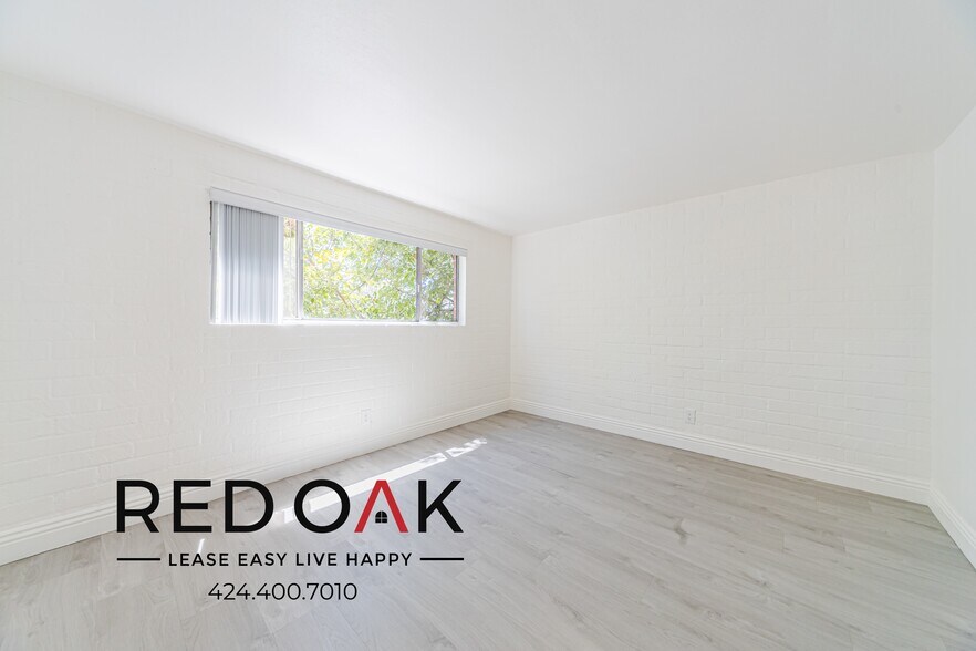 Building Photo - 1757 N Orange Dr