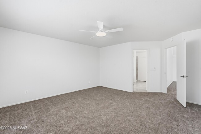 Building Photo - 10008 E Moonstruck Way