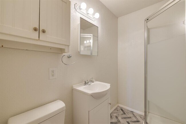 Building Photo - 1133 Stubbeman Ave