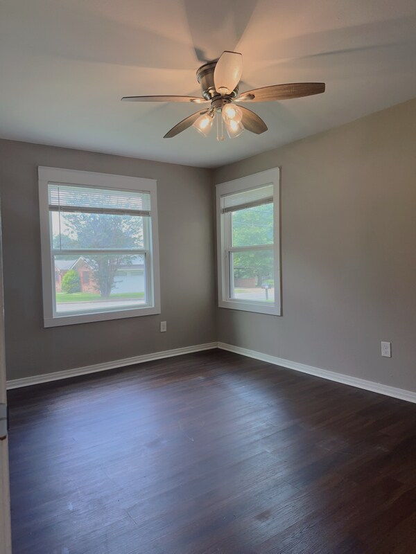 Building Photo - 313 Lovers Ln