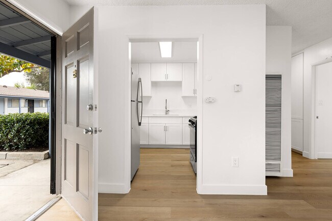 Building Photo - Terre at S Anza