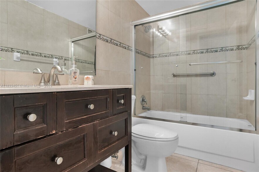 Building Photo - 3505 S Ocean Dr