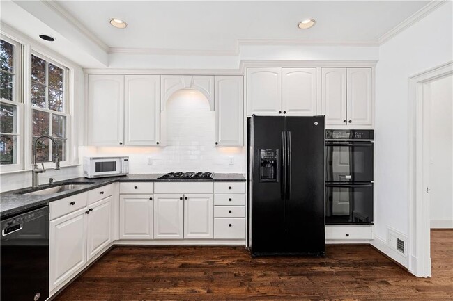 Building Photo - 135 Staghound Ct