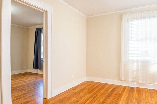 Building Photo - 118 W 36th St