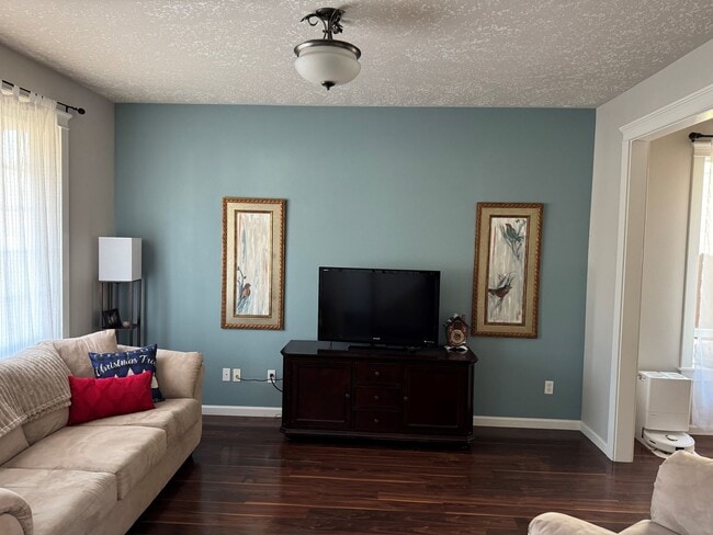 Building Photo - RARE! 5 Bedroom Rental Home pre-leasing for the end of February! Entertainers' Paradise - Pet Fri...