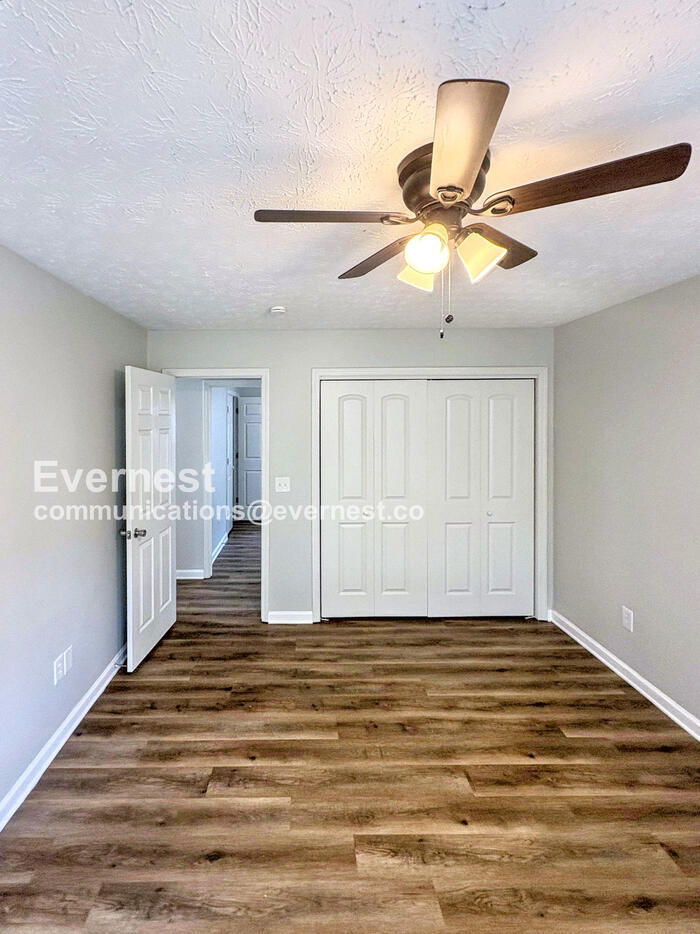 Building Photo - 1005 S Madison Ave