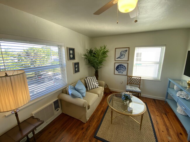 Building Photo - 717 2nd Ave S