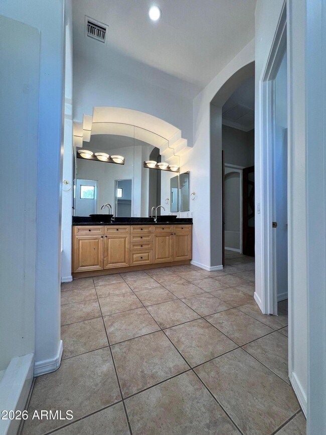 Building Photo - 3550 E June Cir