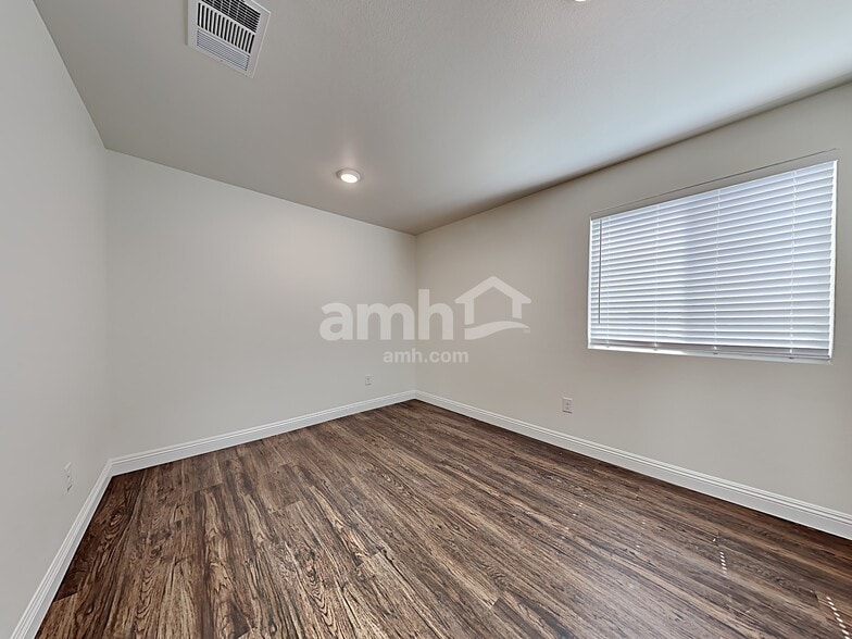 Building Photo - 5624 Blue Wonder St