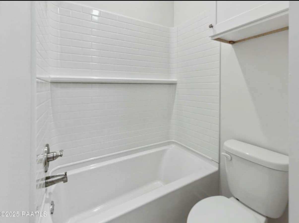 Building Photo - 204 Romero St