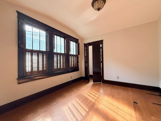Building Photo - Renovated Historic Craftsman in East Nashville | 4 Bedrooms, 2-Car Garage & Outdoor Living