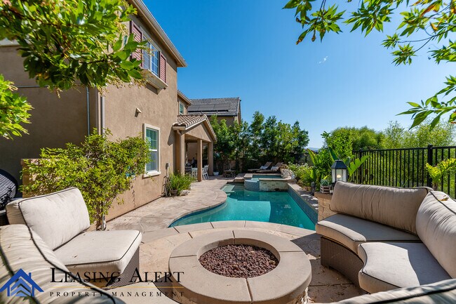 Building Photo - 28852 N Iron Village Dr