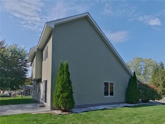 Building Photo - 150 Pullman Ave