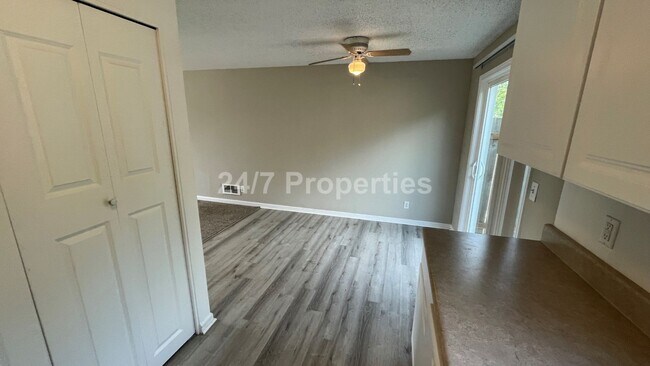 Building Photo - 2023-12573MF