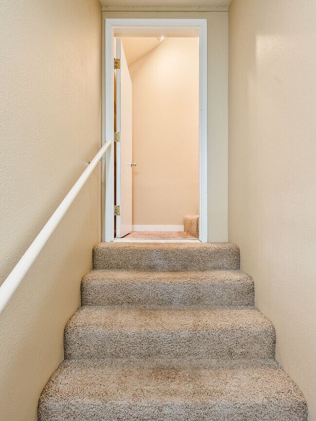 Building Photo - 2154 NW Everett St