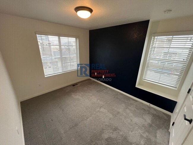 Building Photo - 3650 Pinonwood Ct