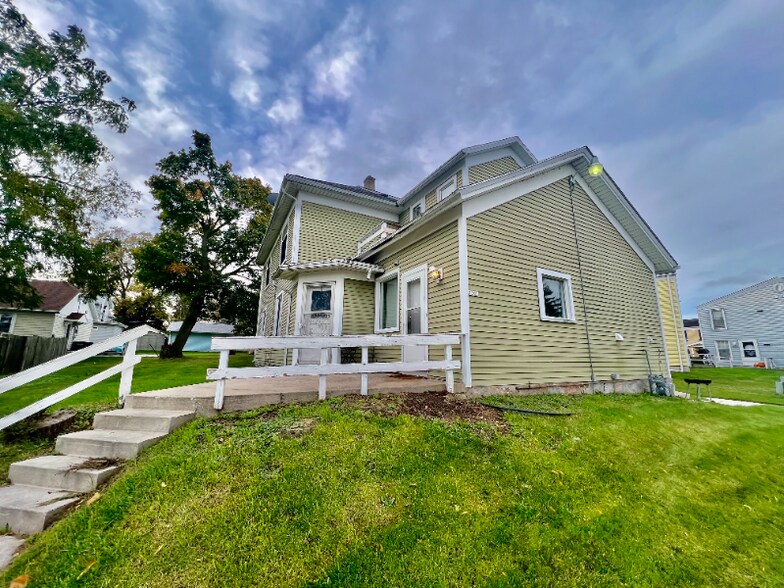 Primary Photo - 2205 Park Pl