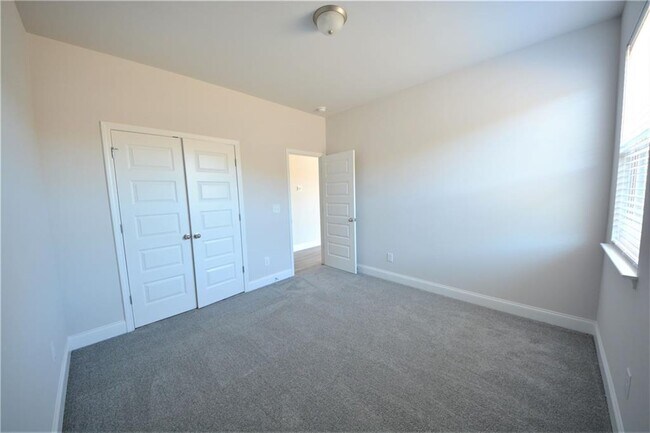 Building Photo - 246 Hellen Vly Dr
