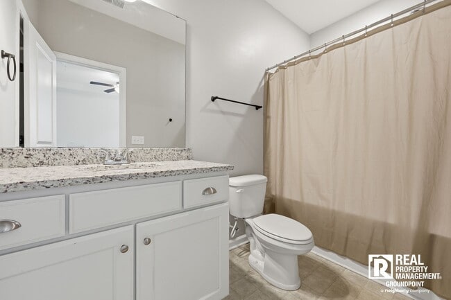 Building Photo - 3BR | 3.5BA | 3-Story Townhome | Bonus Loft | Fenced Yard