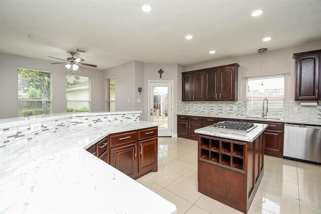 Building Photo - 4134 Starboard Shores Dr