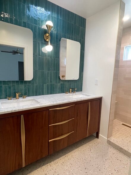 Building Photo - 536 1st St