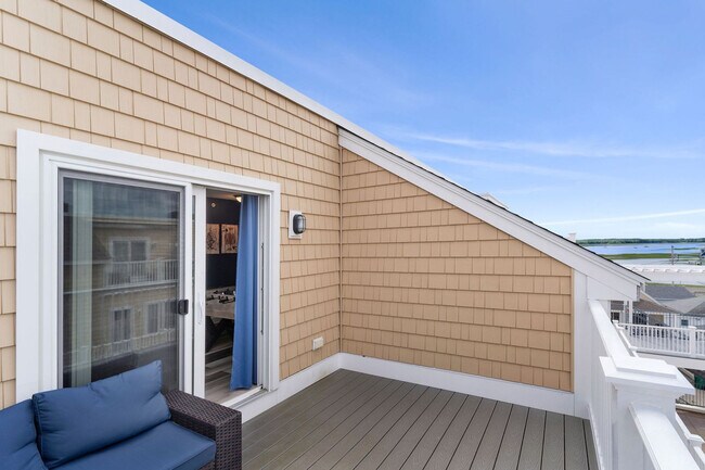 Building Photo - 128 Ashworth Ave