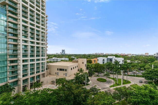 Building Photo - 2669 S Bayshore Dr