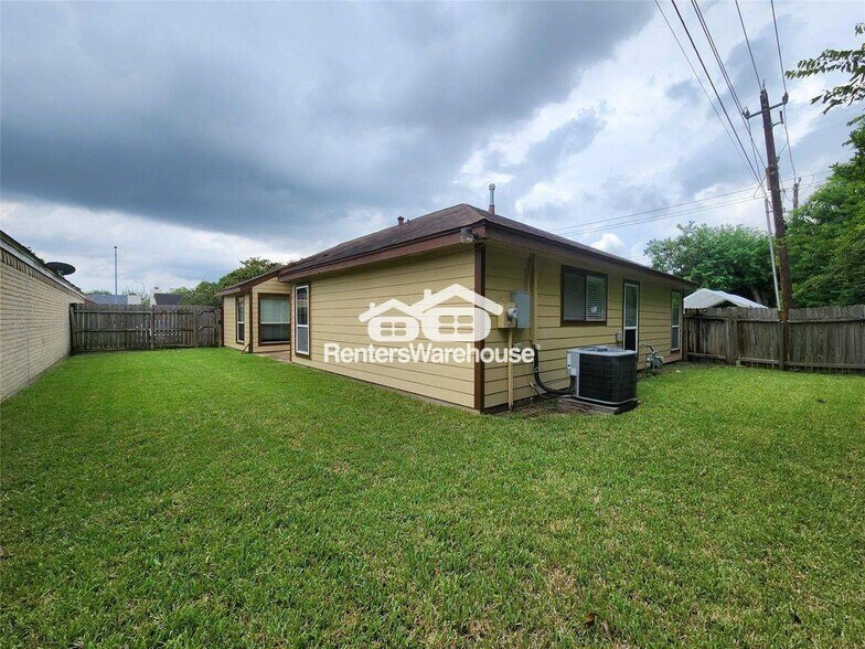 Building Photo - 8534 Dawnridge Dr