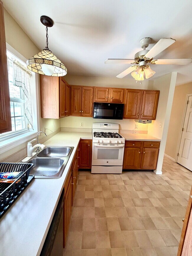 Building Photo - 104 Kentshire Dr