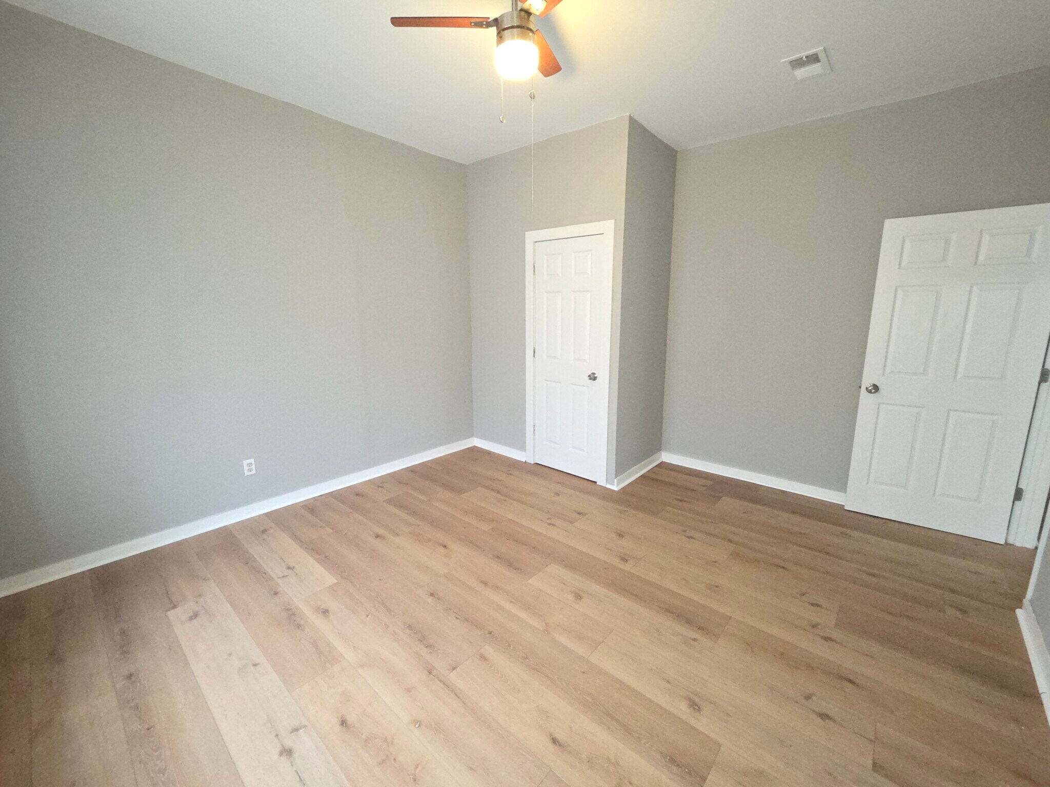 Building Photo - 1930 Winnebago St