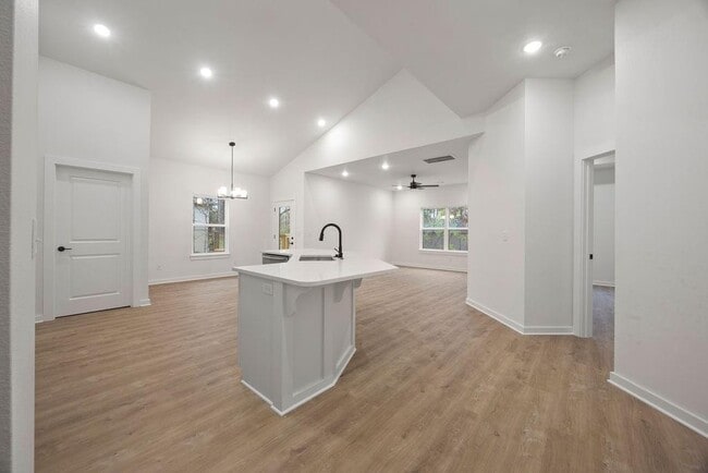 Building Photo - 40 Banff Dr