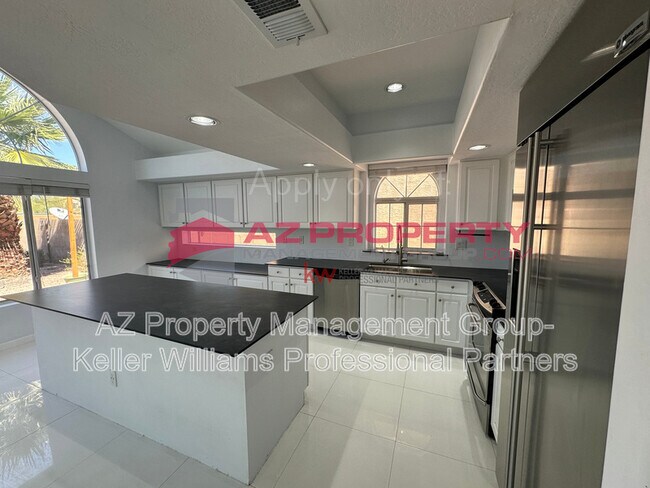 Building Photo - 11056 W Lane Ave