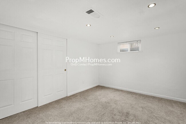 Building Photo - NE Portland Gem w/ Entertainers Backyard +...
