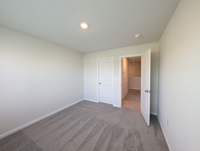Building Photo - New Construction Townhouse-Hendersonville!