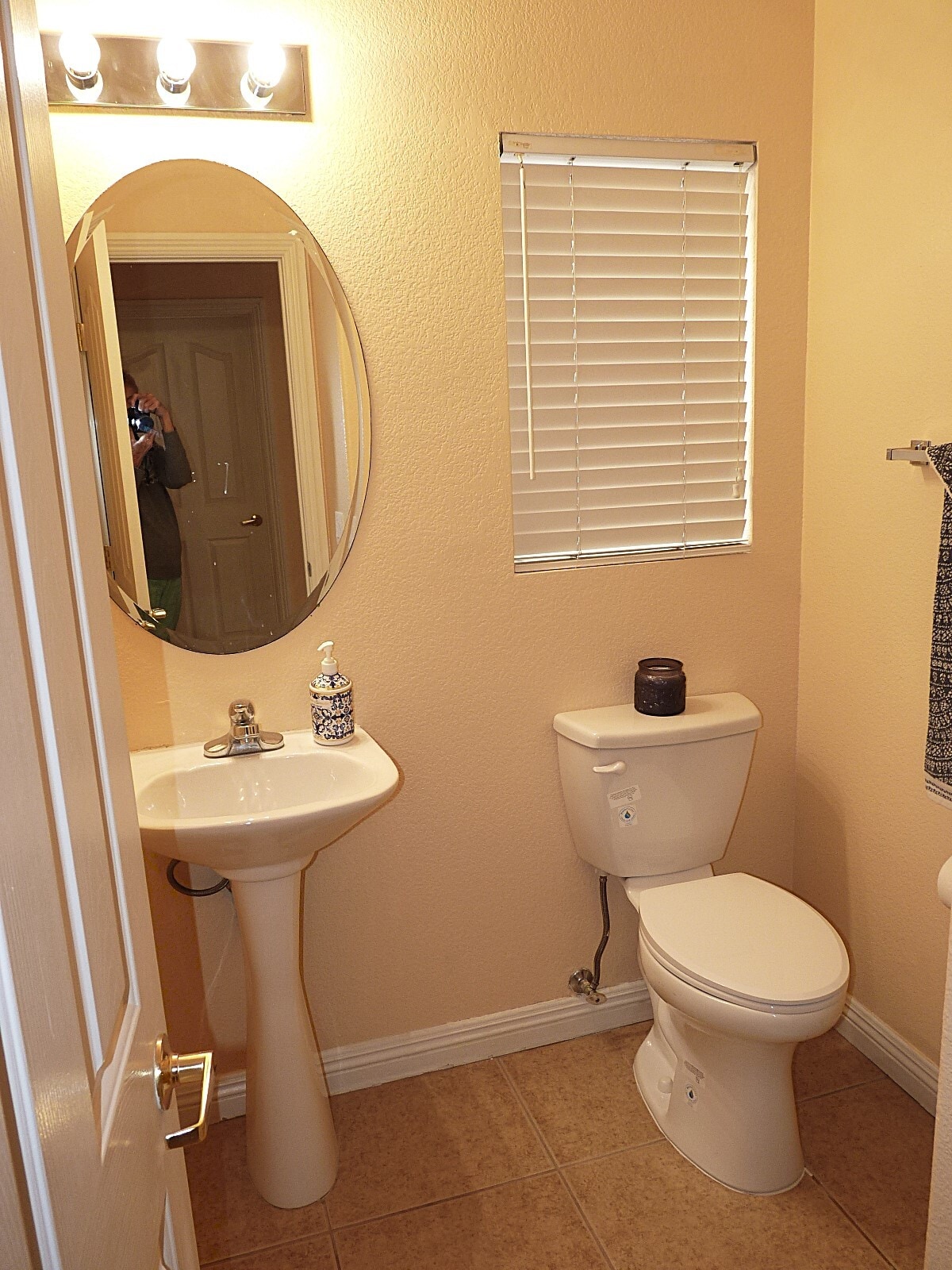 Building Photo - 81 Dow Jones St