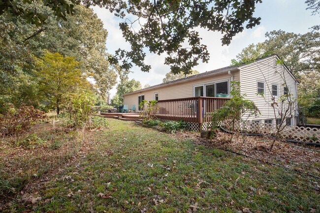 Building Photo - 3BR/2.5BA in Ideal Smyrna Location w/ Deck...