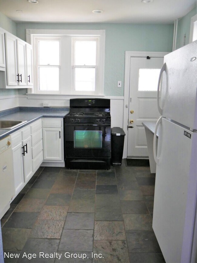 Building Photo - 3 br, 1.5 bath House - 1322 Mifflin Street